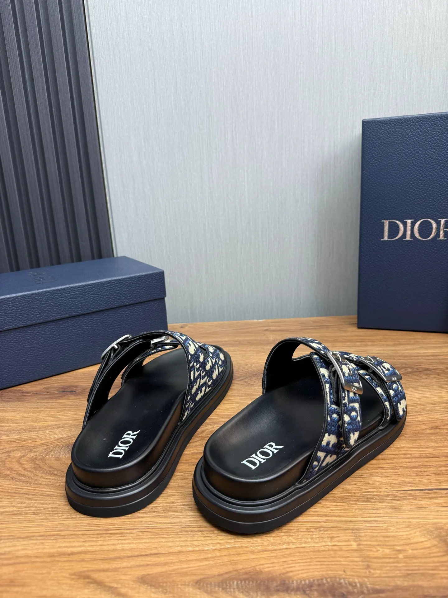 Men's shoes 💰300💰 Dior. Men's slippers 🩴Official website 1:1 production 38-45 yards 45 46 🉑️Customized original material shipped✅